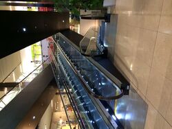 Zhongshan Mall (D12), Office #581829471